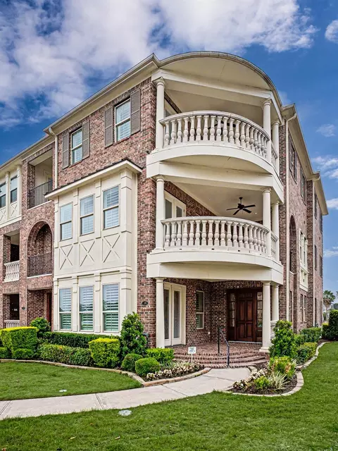 119 Grace Point Dr, Sugar Land, TX 77498