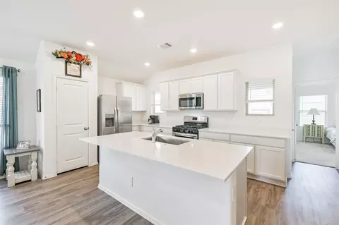 Kitchen - 2767 Sagedale Dr, Conroe, TX 77301 photo 1 of 5