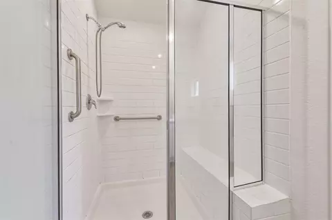 Bath - 2767 Sagedale Dr, Conroe, TX 77301 photo 2 of 3