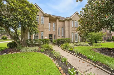 1402 N Pine Orchard Dr, Pearland, TX 77581