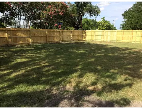 Exterior - 241 E Jackson St, Bartlett, TX 76511 photo 4 of 6