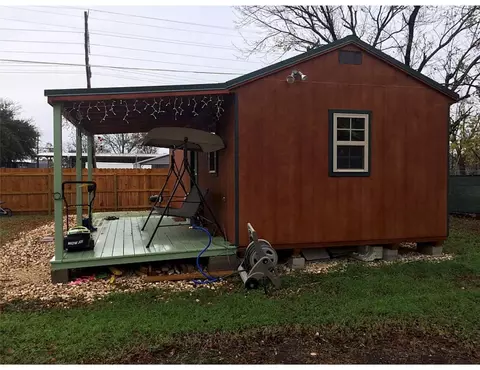 Exterior - 241 E Jackson St, Bartlett, TX 76511 photo 1 of 6