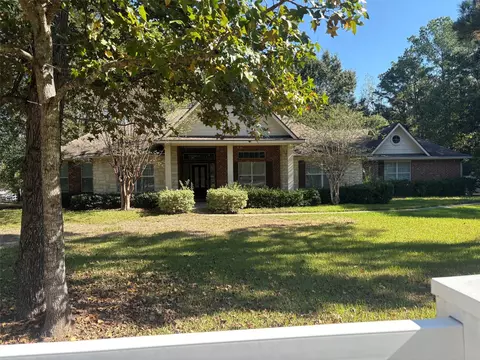 12026 Red Oak Ct, Magnolia, TX 77354