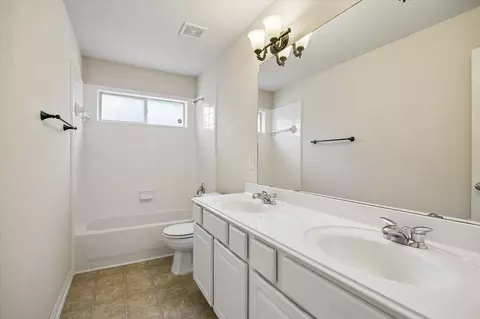 Bath - 9202 Colonypond Dr, Spring, TX 77379 photo 3 of 3