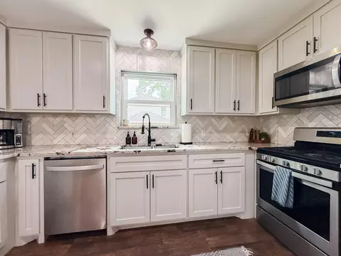 Kitchen - 17510 Sorrel Ridge Dr, Spring, TX 77388 photo 2 of 3