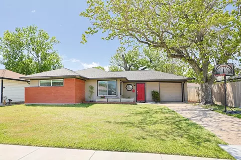 206 Irene St, Deer Park, TX 77536