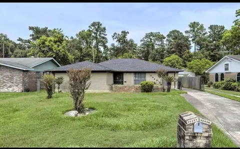 9838 Camay Dr, Houston, TX 77016