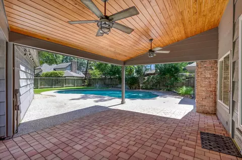 Exterior - 6414 Hickorycrest Dr, Spring, TX 77389 photo 4 of 9