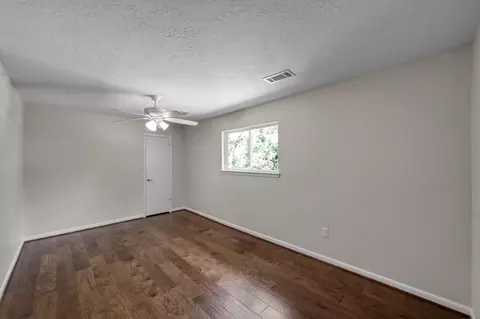 Bedroom - 6414 Hickorycrest Dr, Spring, TX 77389 photo 6 of 7