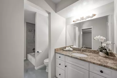 Bath - 6414 Hickorycrest Dr, Spring, TX 77389 photo 3 of 4