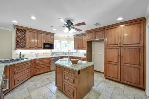 Kitchen - 6414 Hickorycrest Dr, Spring, TX 77389 photo 2 of 4