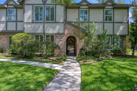 Exterior - 6414 Hickorycrest Dr, Spring, TX 77389 photo 2 of 9