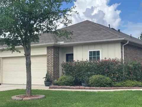 30565 Pleasant Oaks Dr, Magnolia, TX 77355