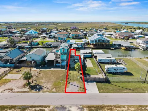 1287 N Crystal Beach Rd, Crystal Beach, TX 77650