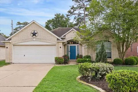 10719 Knoll Bend Ln, Houston, TX 77070