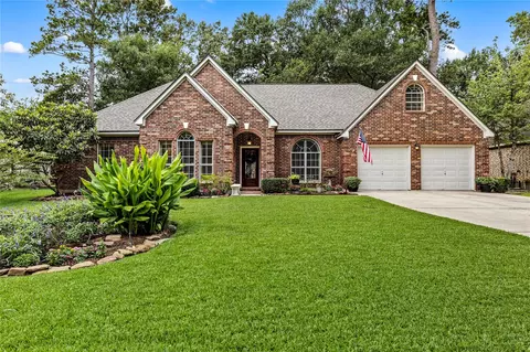 77 Park Cir, Montgomery, TX 77356