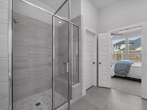 Bath - 22626 Ruby Forest Rd, Tomball, TX 77377 photo 2 of 4
