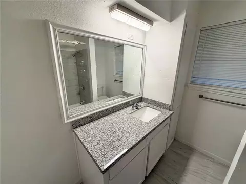 Bath - 316 Angle St, Angleton, TX 77515 photo 2 of 3