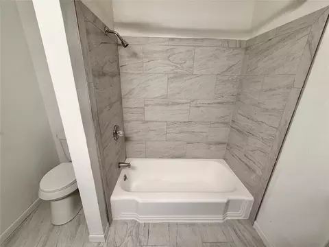 Bath - 316 Angle St, Angleton, TX 77515 photo 3 of 3