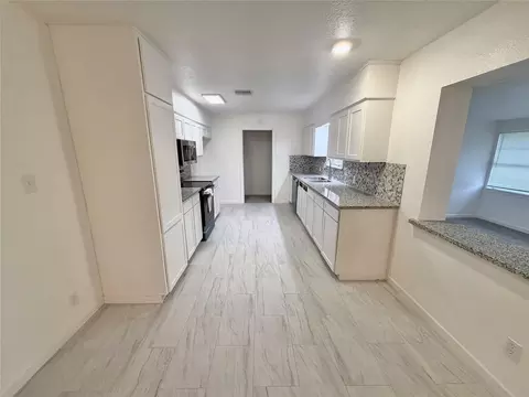 Kitchen - 316 Angle St, Angleton, TX 77515 photo 1 of 3