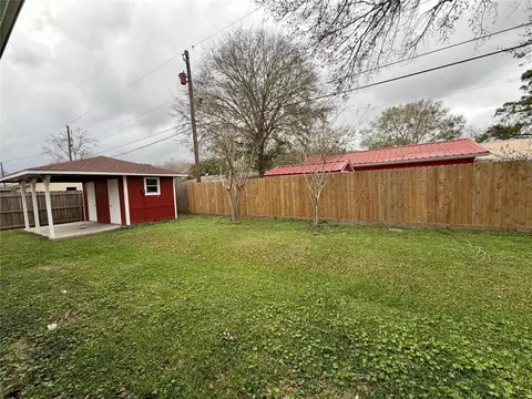 Exterior - 316 Angle St, Angleton, TX 77515 photo 3 of 5