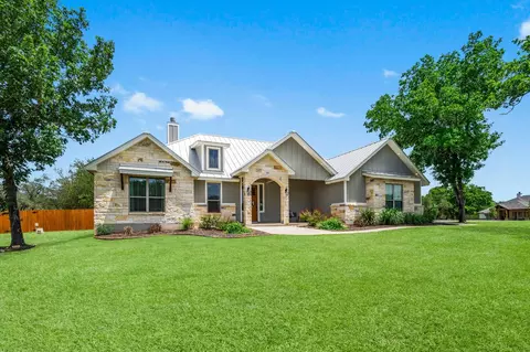 100 Calvary Dr, Adkins, TX 78101