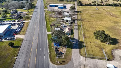 2900 W Highway 6, Alvin, TX 77511