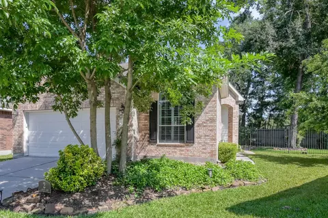 2 Gleneden Ct, Conroe, TX 77384