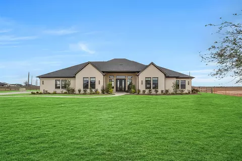 1005 Falcon Cv, Waller, TX 77484