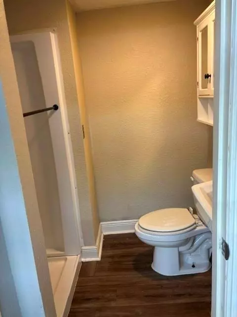 Bath - 153 Tidwell Rd, Houston, TX 77022 photo 2 of 2
