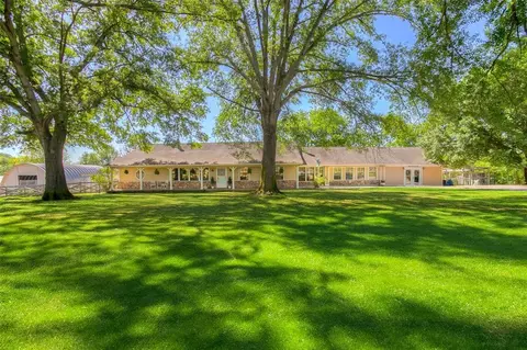 14950 Snoe Rd, Willis, TX 77318 photo 1