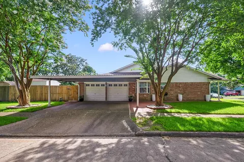 1126 Jeffrey St, Deer Park, TX 77536
