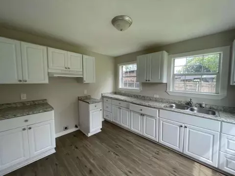 327 De Haven St, Houston, TX 77029
