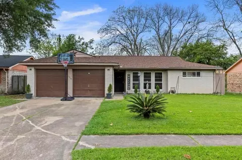 1318 Twinbrooke Dr, Houston, TX 77088