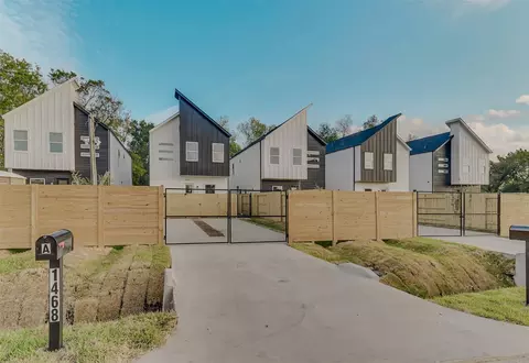 9437 Pembrook St, Houston, TX 77016