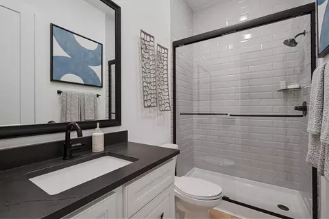 Bath - 2032 Persimmon Cove Ct, Katy, TX 77493 photo 2 of 4