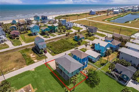 11216 Reagor Way, Galveston, TX 77554