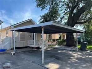 5109 Ave Q 12, Galveston, TX 77551