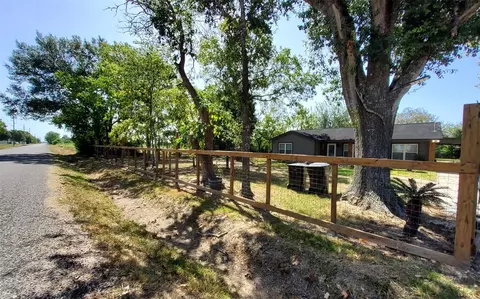 4703 Garvie Ln, Brookshire, TX 77423