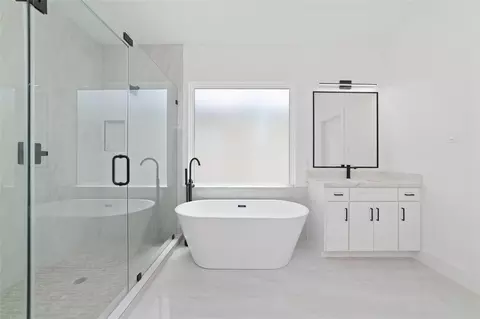 Bath - 1811 N Spring Dr #7, Spring, TX 77373 photo 2 of 5