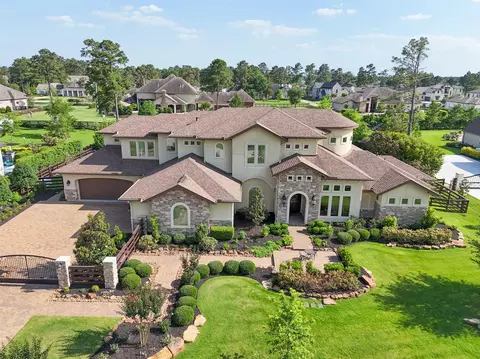 18 Rugged Lark Cir, Tomball, TX 77377