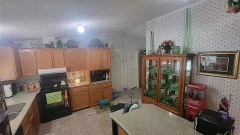 Kitchen - 17822 Shaw Cir, Conroe, TX 77302 photo 2 of 5