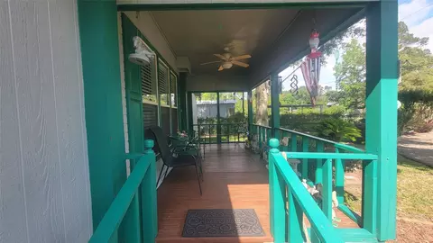 Exterior - 17822 Shaw Cir, Conroe, TX 77302 photo 5 of 12