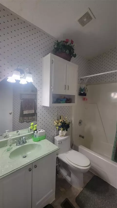 Bath - 17822 Shaw Cir, Conroe, TX 77302 photo 6 of 6