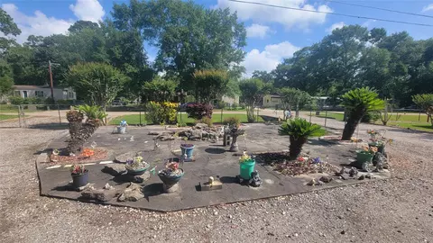 Exterior - 17822 Shaw Cir, Conroe, TX 77302 photo 3 of 12