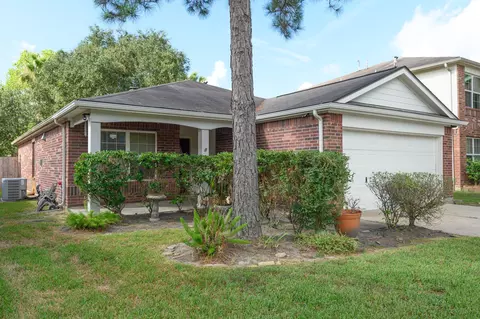 11815 S Brenton Knoll Dr, Tomball, TX 77375