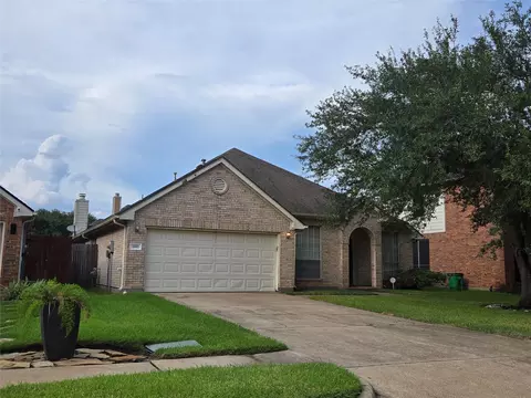 1402 Noble Glen Dr, Fresno, TX 77545