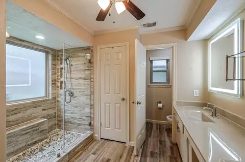 Bath - 5527 Glenmere Ln, Spring, TX 77379 photo 1 of 5