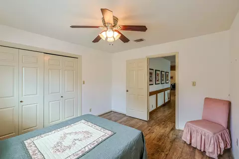 Bedroom - 5527 Glenmere Ln, Spring, TX 77379 photo 3 of 5