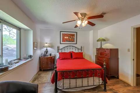 Bedroom - 5527 Glenmere Ln, Spring, TX 77379 photo 5 of 5